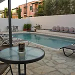 Nicola's * Κασσιόπη