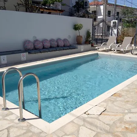Nicola's Kassiopi