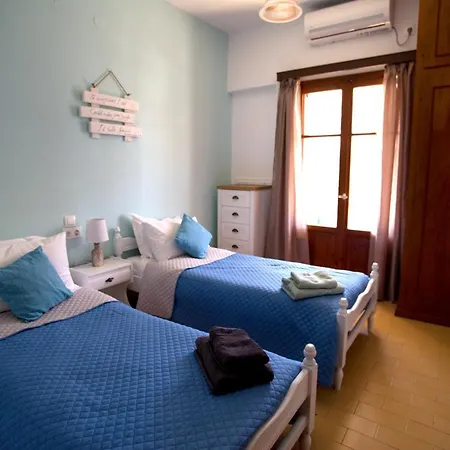Nicola's Kassiopi