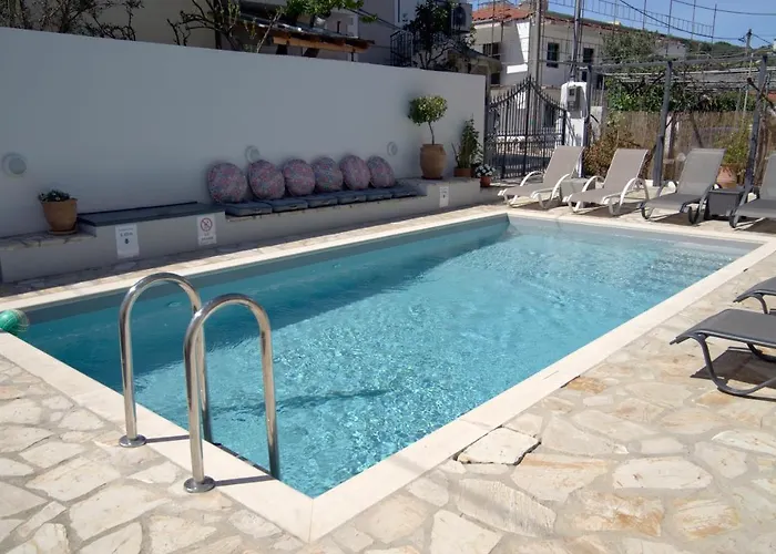 Nicola's Kassiopi